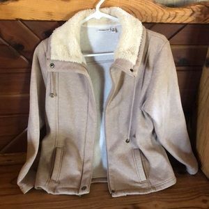 Really cute nice jacket never worn!!